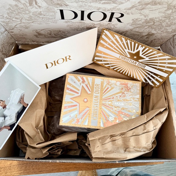 2025 Dior Circus of Dreams Snowglobe NEW IN BOX; SEALED; GIFTABLE - Picture 3 of 12